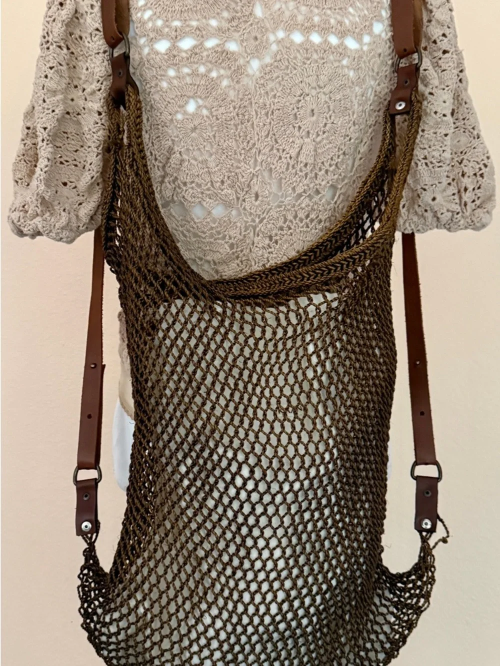 Handwoven Sisal Net Mesh Tote Bag Leather Straps - Brown Summer Beach Backpack - Picture 4 of 12